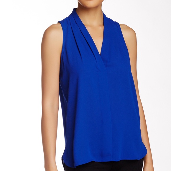 Vince Camuto Tops - Vince Camuto Pleated V-Neck Shell